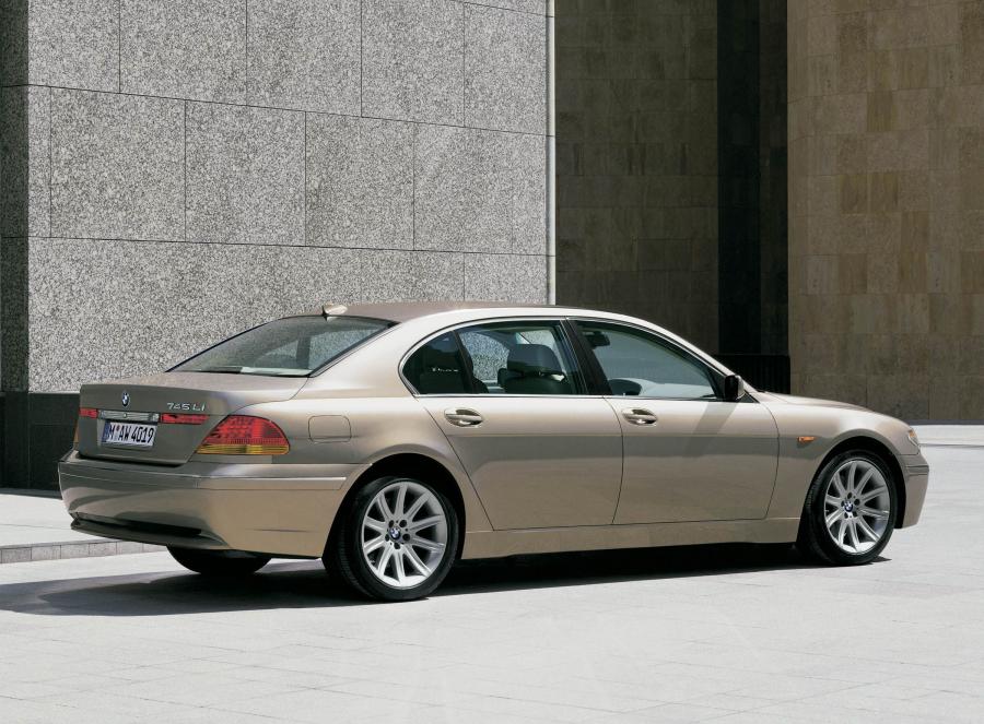  BMW 7-Series L 2003 года  (фото 39 из 61)
